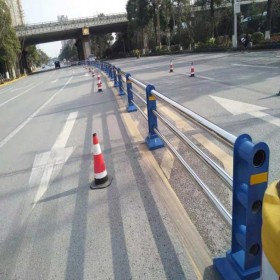 成都道路護欄工廠 機非隔離護欄 市政交通護欄