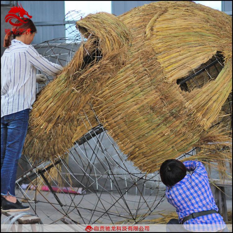 稻草人定制造型鄉(xiāng)村民宿打卡美陳裝置草雕藝術(shù)雕塑豐收節(jié)稻草展品