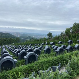 燃燈寺公墓 依山傍水地址優越環境優美