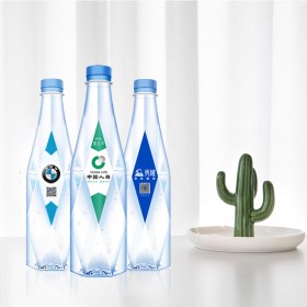 上海礦泉水定制水小瓶裝天然飲用水20箱起訂企業logo標簽500ml