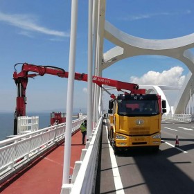 橋梁檢測作業(yè)車 高空作業(yè)車 路燈車 升降車租賃 服務周到