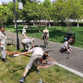 黔東南 透水彩色混凝土 透水混凝土材料廠家  生態(tài)透水混凝土  透水混凝土增強(qiáng)劑  彩色透水混凝土罩面劑   彩色透水砼