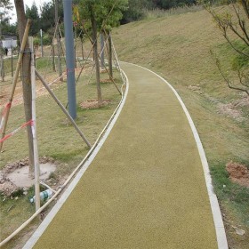 露骨地坪 彩色透水混凝土 生態(tài)透水砼 透水專業(yè)施工隊(duì)伍 5公分彩色透水混凝土